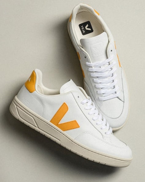 Veja best sale v12 orange