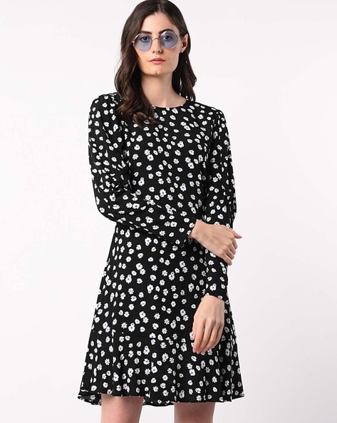 Vero moda square neck best sale ditsy floral maxi tea dress