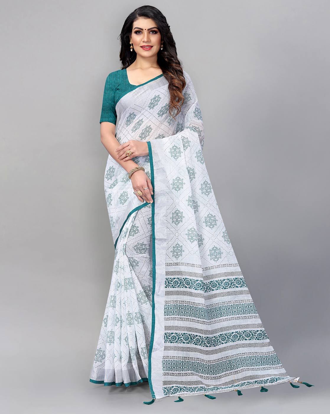 Buy White Sarees for Women by APNISHA Online | Ajio.com
