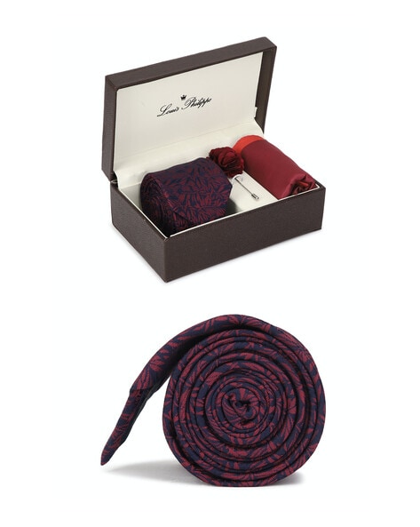 Signature Collection's Accessories | Gifting dilemma? A set of  complementing accessories always stands out better. This gift box,  consisting of a tie, a pocket square and cufflinks from the... | By Louis  PhilippeFacebook
