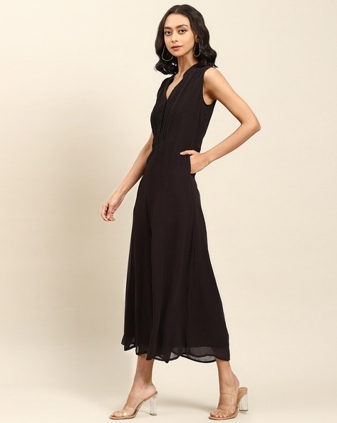 KUMA JUMPSUIT, With V-neck