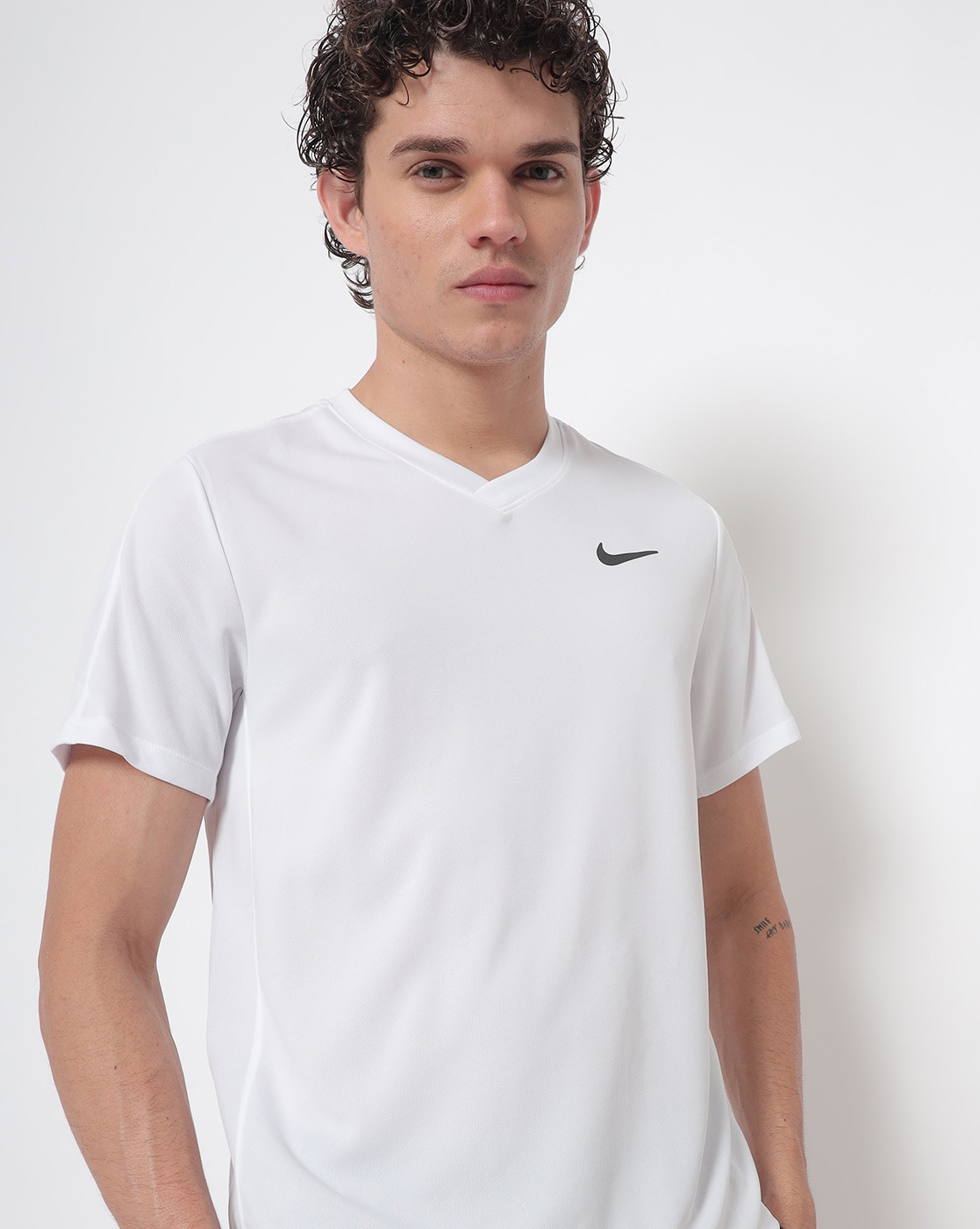 Buy White Tshirts Men by NIKE Online | Ajio.com