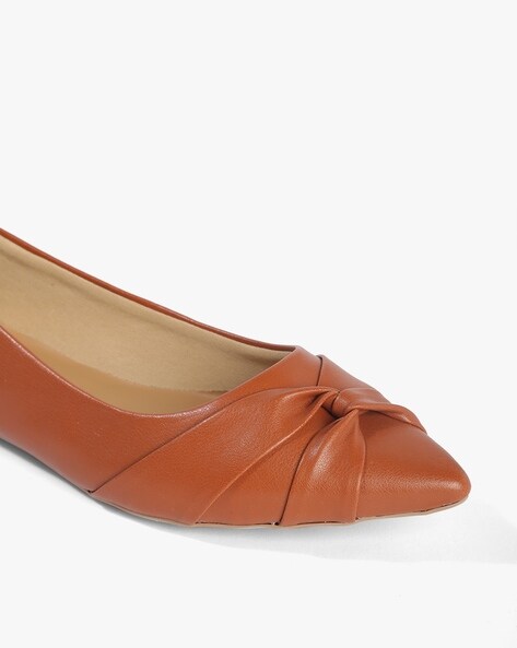 Tan pointed sale flat shoes