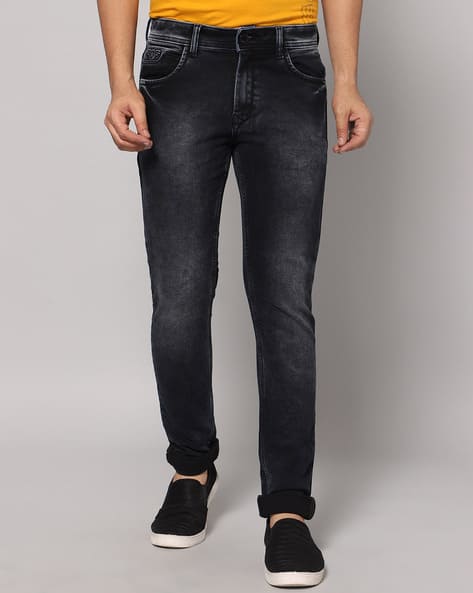 Men Lightly Washed Relaxed Fit Jeans