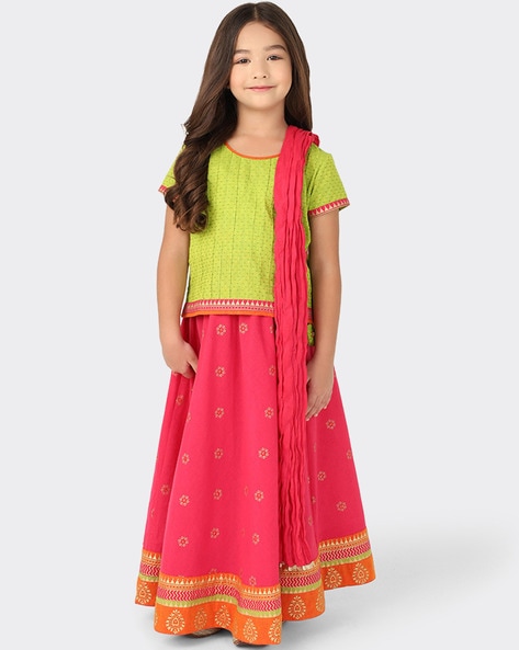 Fabindia - Adorned with beautiful flowers and intricate embroidery, this  silk lehenga set is an absolute winner for your little girl. #Fabindia  #CelebrateIndia #Kidswear #EthnicWear #IndianFashion Shop now at INR  4,990/- bit.ly/2yzApW5 |