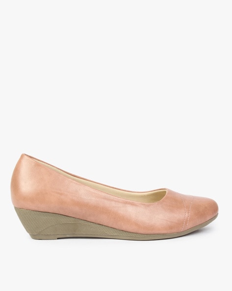 Wedge discount heel pumps