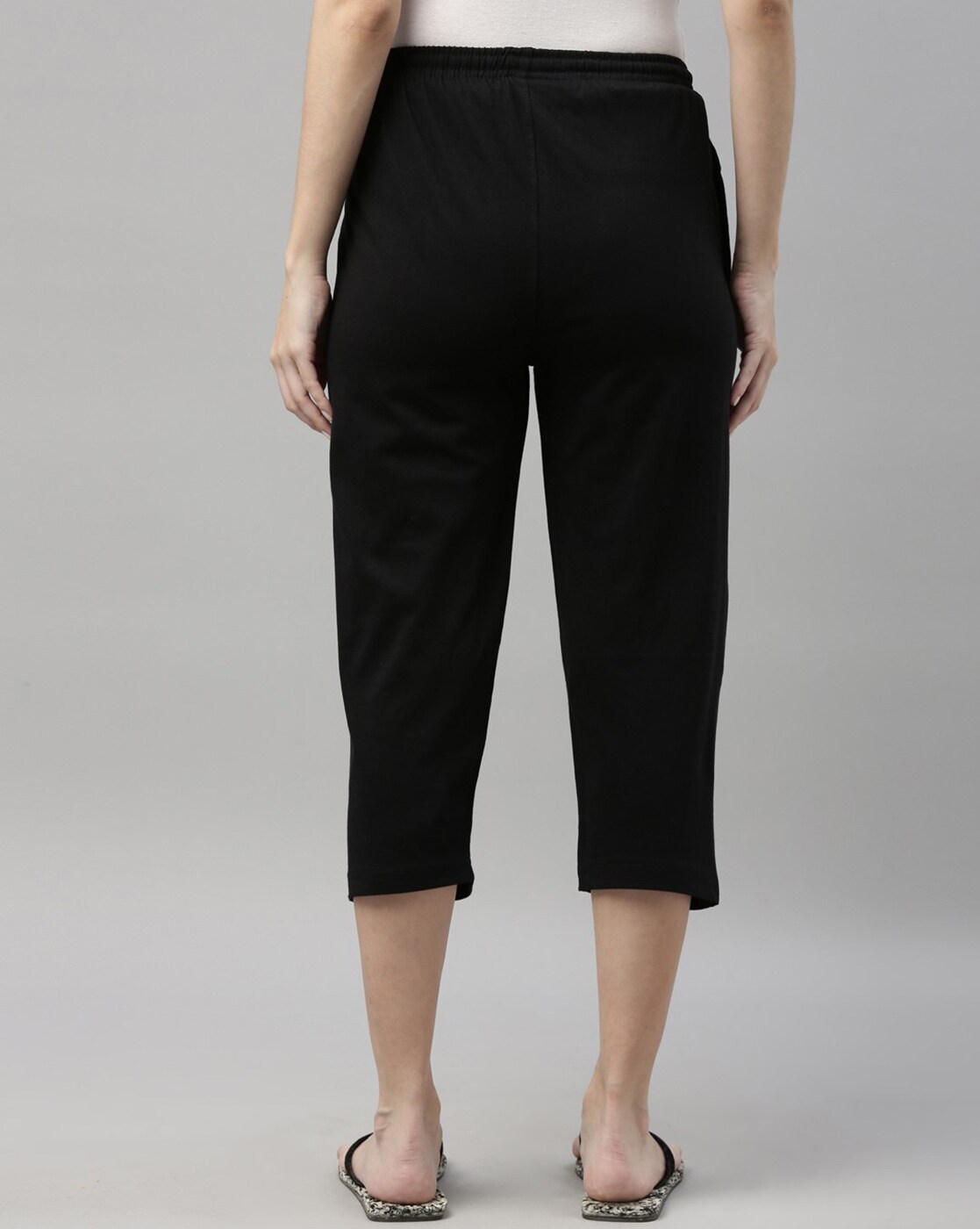 Buy Comfort Fit Active Capri Pants in Black Online India, Best Prices, COD  - Clovia - AB0052P13