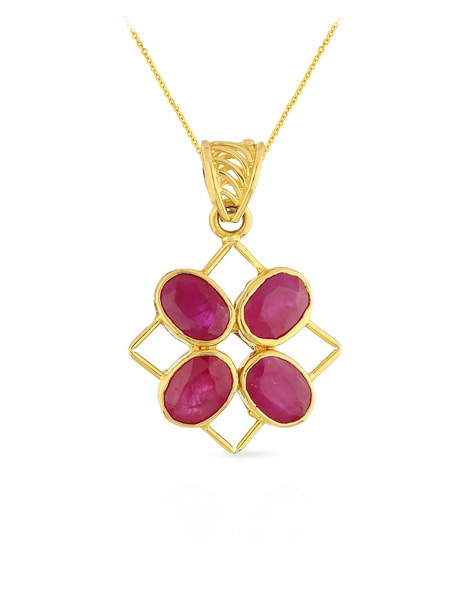 Gold pendant deals with stone design