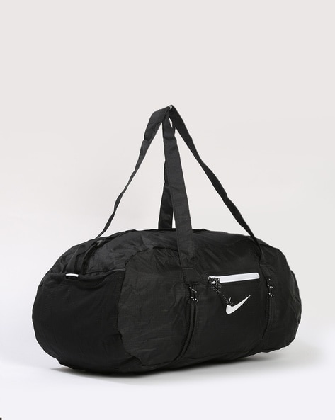 Nike duffle 2025 bag strap