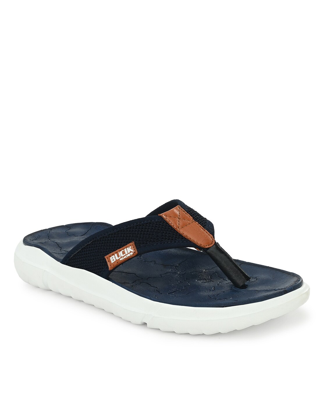 bucik chappals