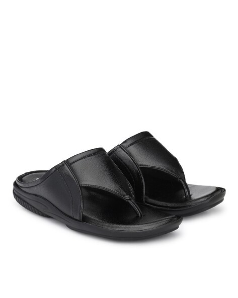 bucik chappals