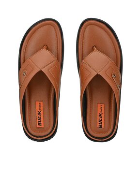 bucik chappals