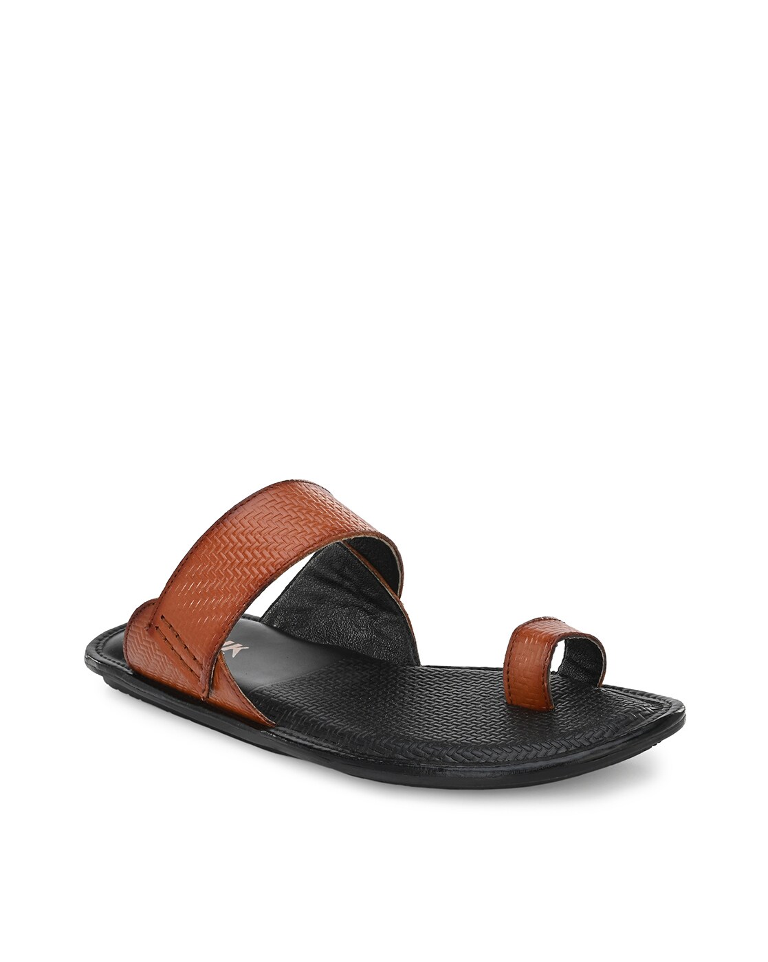 bucik chappals