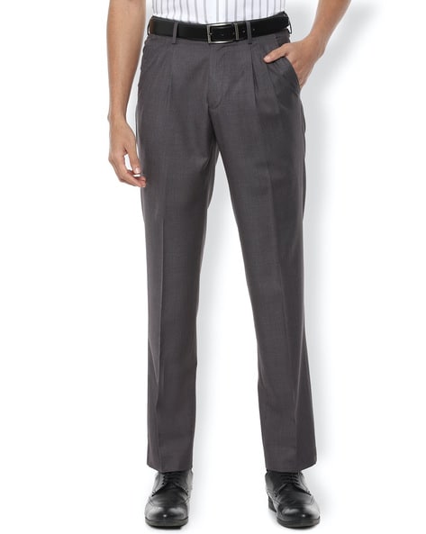 Leisure fit trousers with pleats (232ME226L00HC00308) for Man | Brunello  Cucinelli