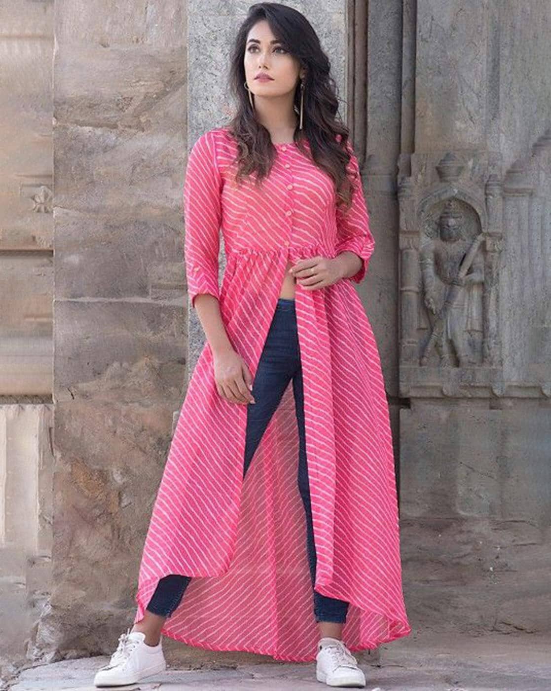 Day 1/7 of styling a chikankari kurti Classic pink 💕🎀🎟️🌸 Kurti from -  @j_chikan_art . . . . . #chikan #chikankari #kurti #pink… | Instagram