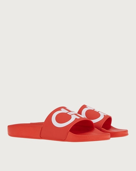 Ferragamo 2025 slides red