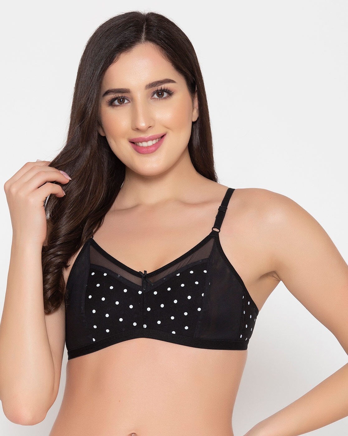 Buy Clovia Single Layered Non Wired Full Coverage T-Shirt Bra - Black at  Rs.599 online