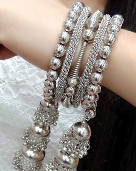 jhumka wala bracelet