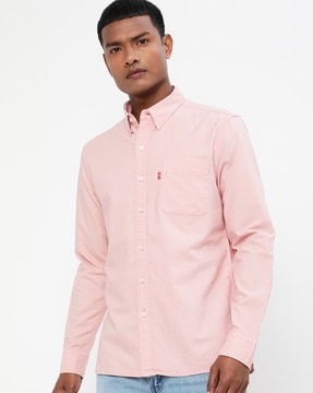 levis pink shirt