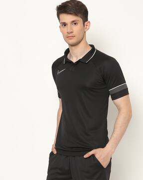 Buy Black Tshirts for Men by NIKE 
