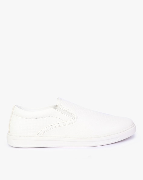 Cheap sales white plimsolls