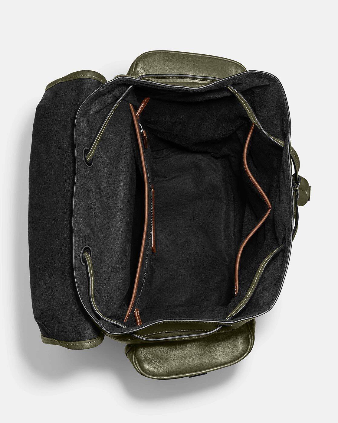 chiiiibag チーバッグ　 Leather backpack small chiiiibag チーバッグ Leather backpack small