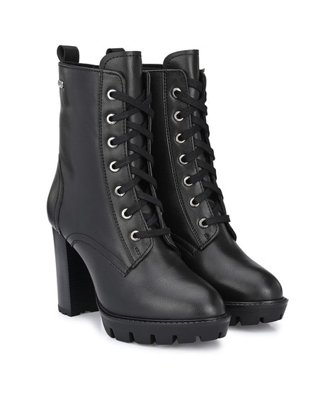 delize black boots