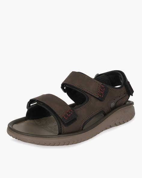 Clarks mens sandals on sale with magnetic fastener