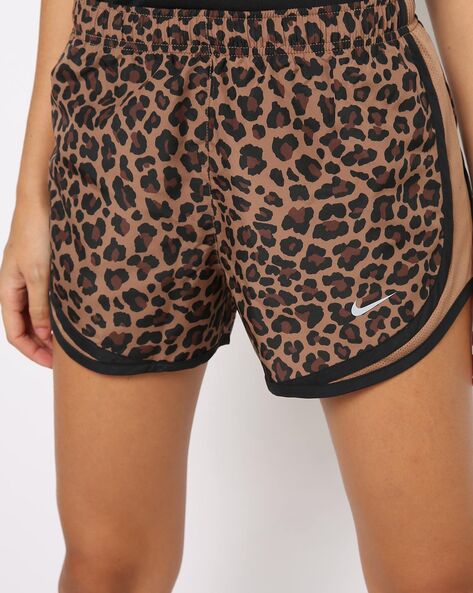 Short nike animal print hot sale