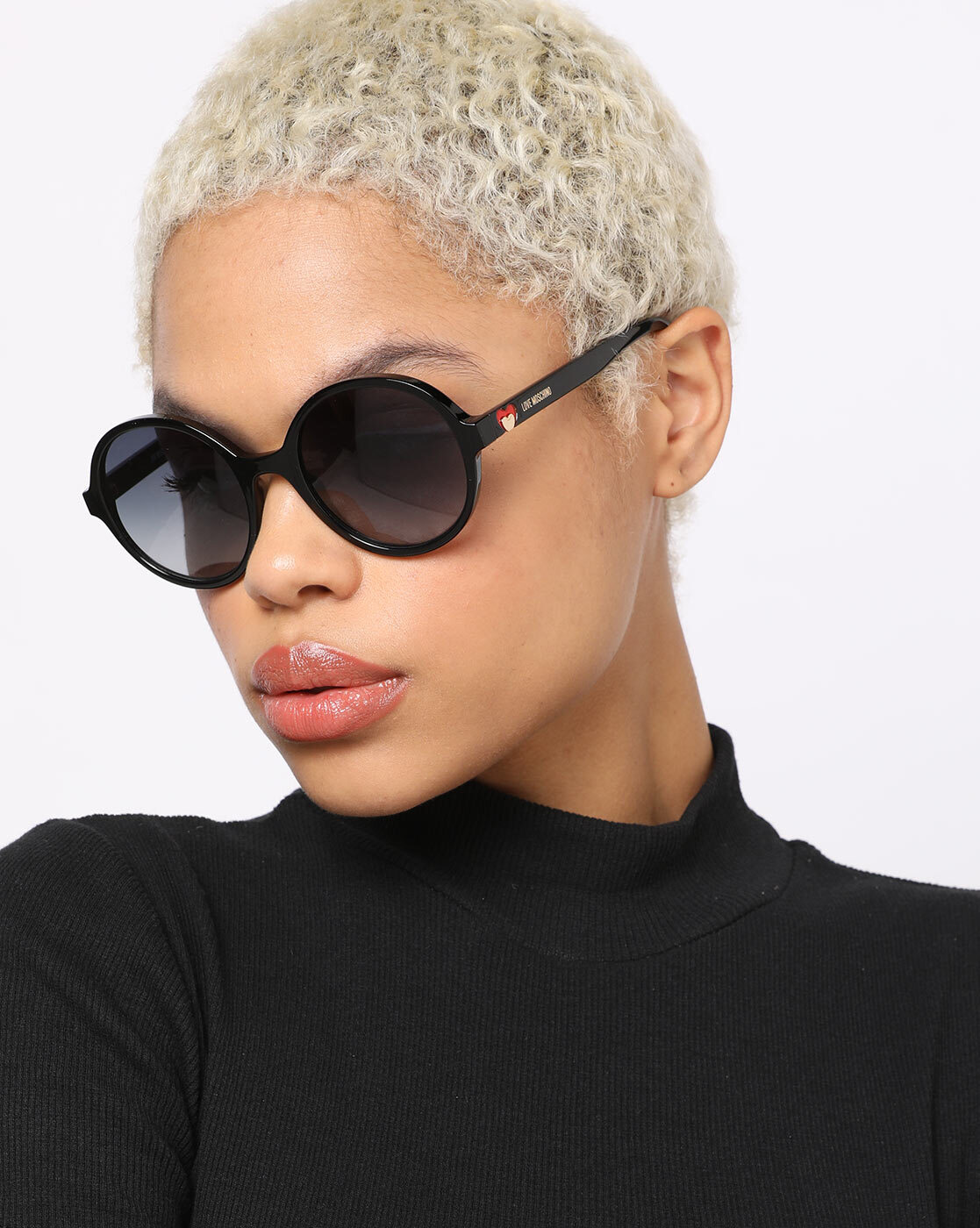 Moschino black discount love heart sunglasses