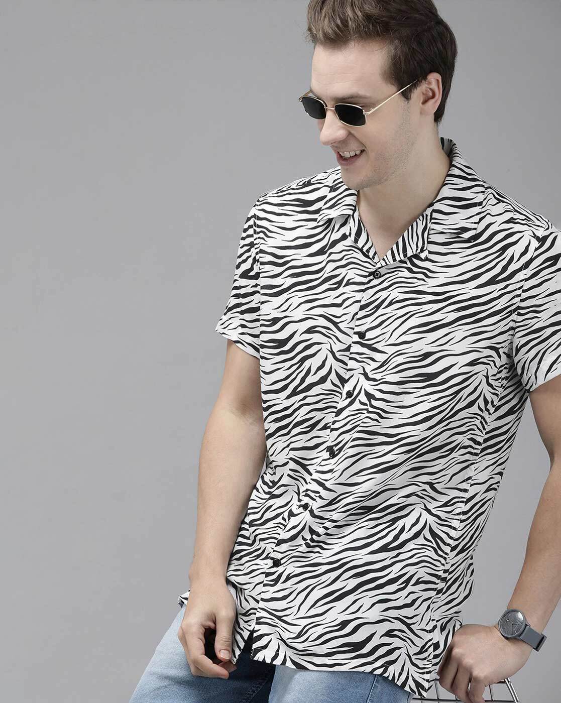 Men Animal Print Slim Fit Shirt with Patch Pocket