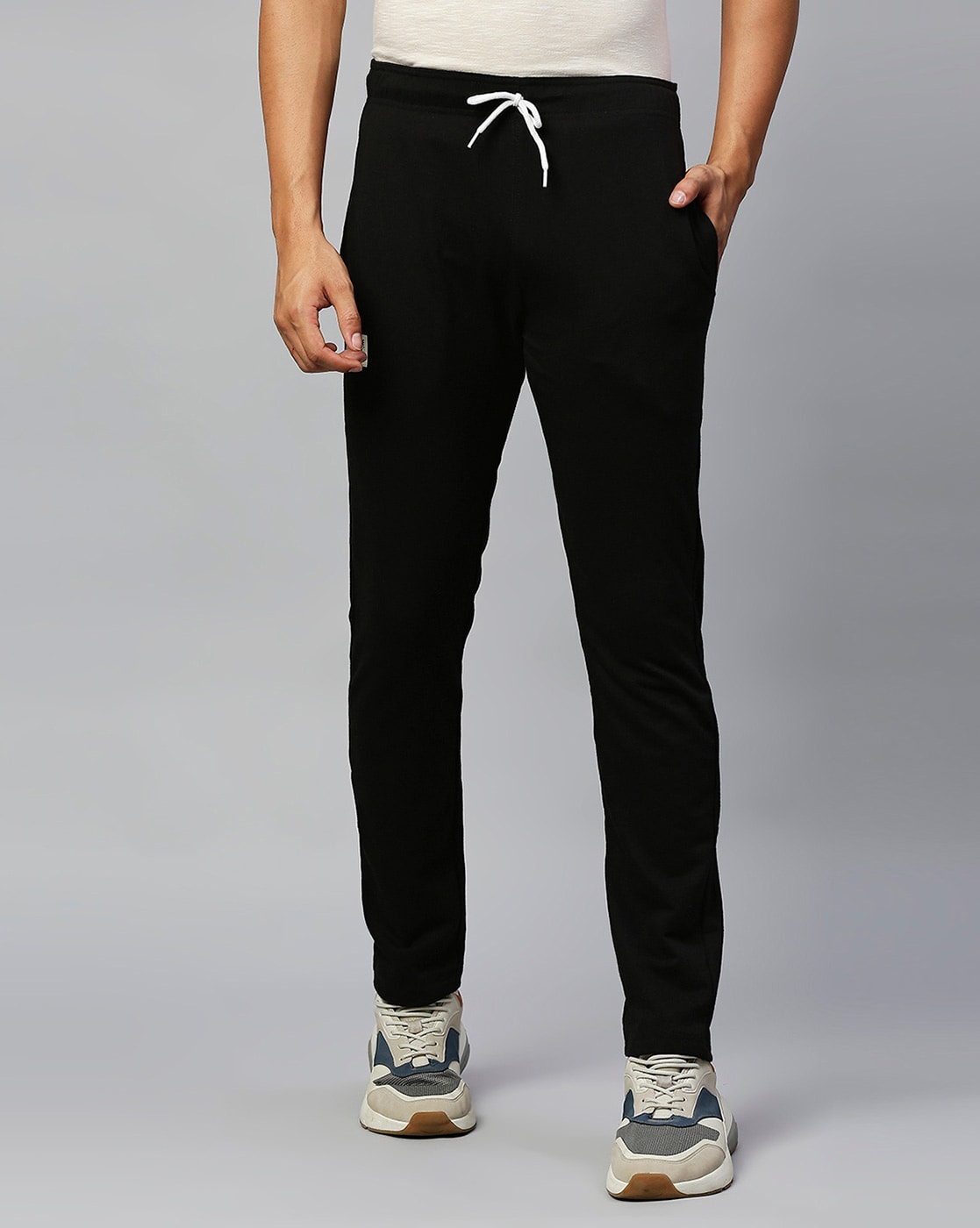 Buy Men Solid Regular Fit Black Jogger Pants Online - 776482 | Allen Solly
