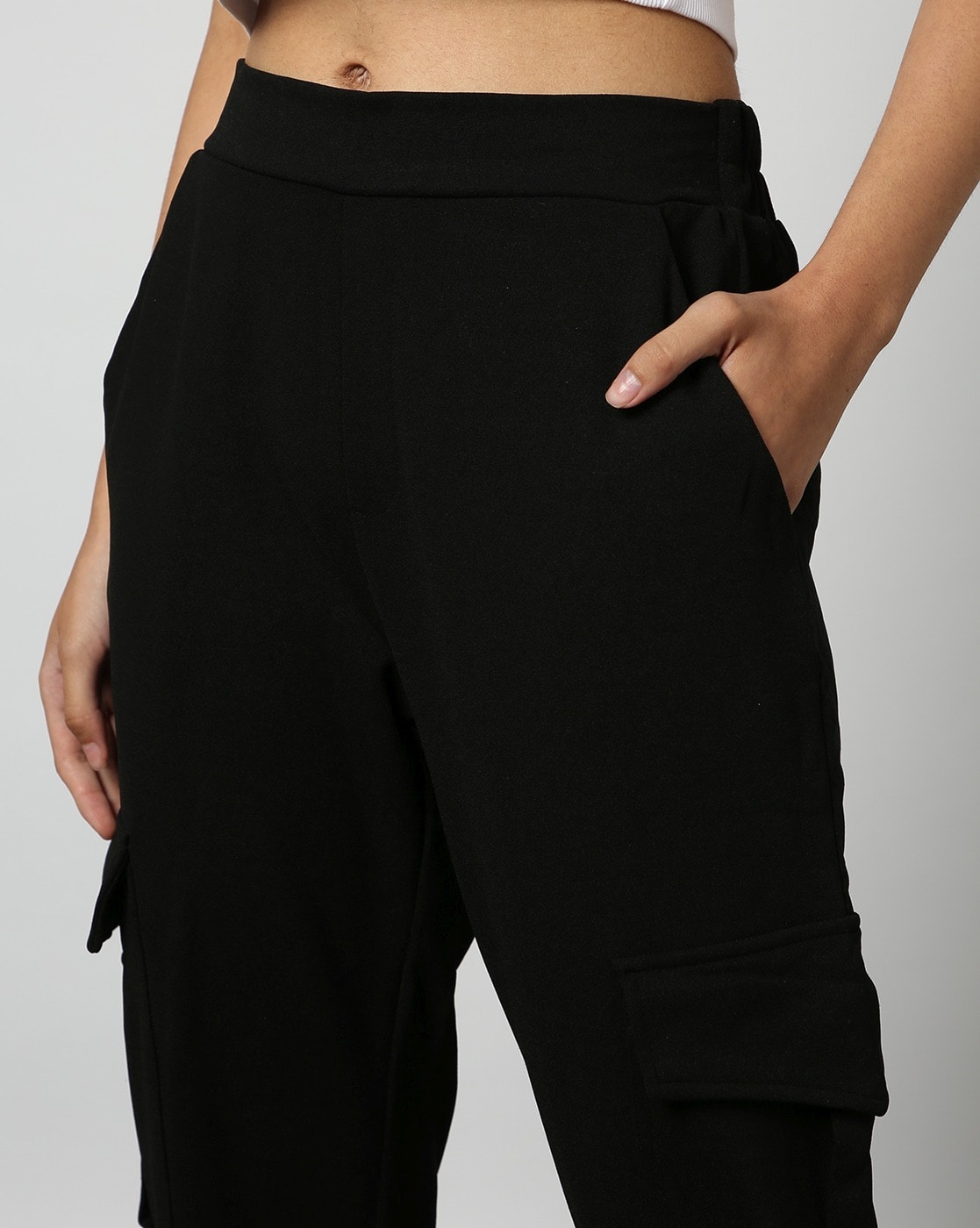 Buy Women's Black Straight Cargo Pants Online at Bewakoof