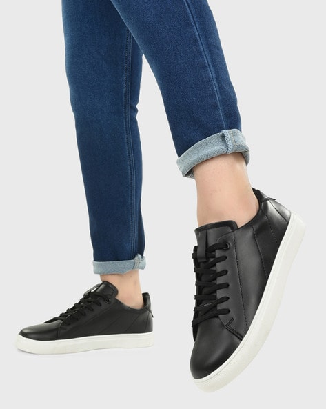 Low-Top Lace-Up Casual Shoes