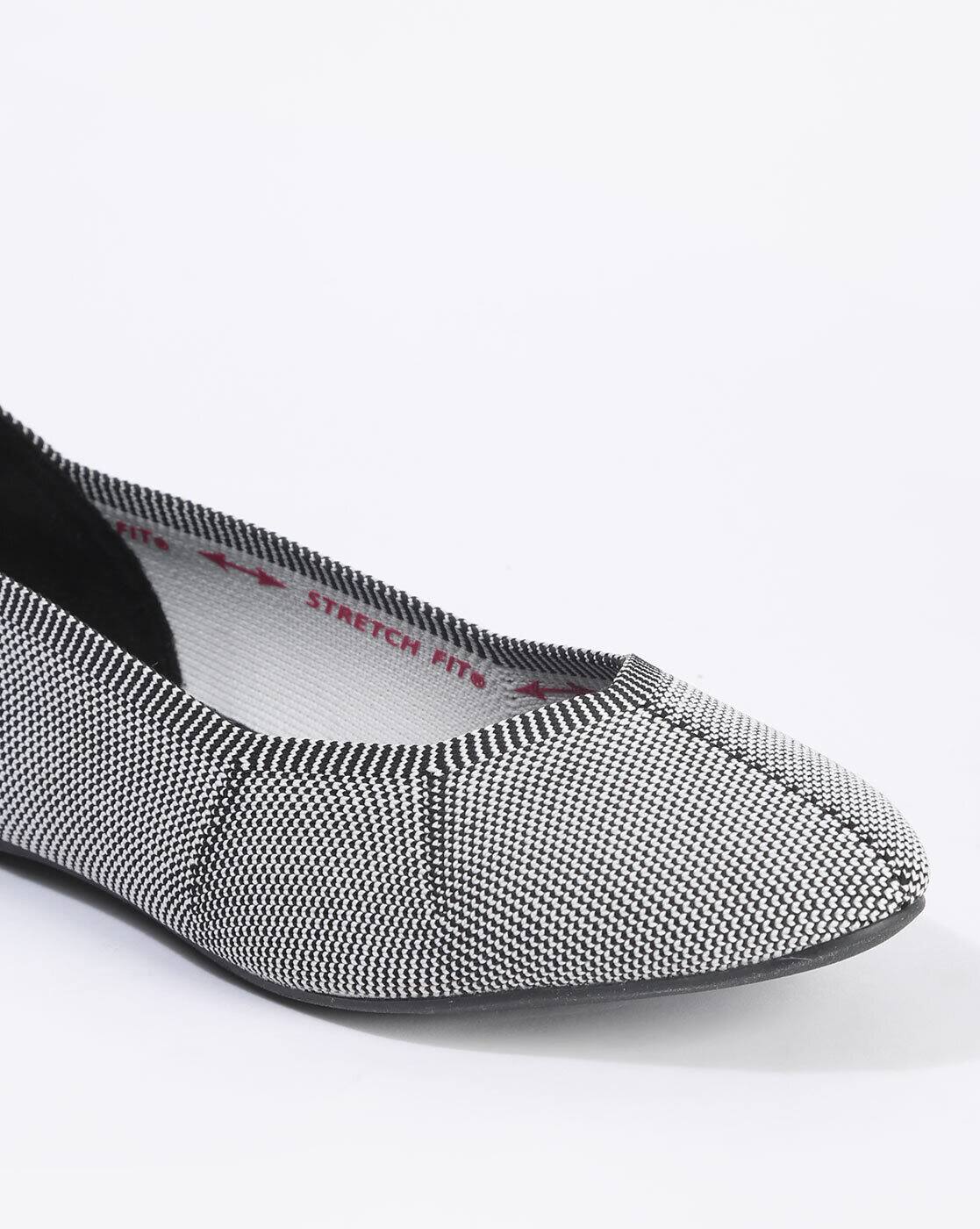 Buy Black u0026 White Casual Shoes for Women by Skechers Online | Ajio.com