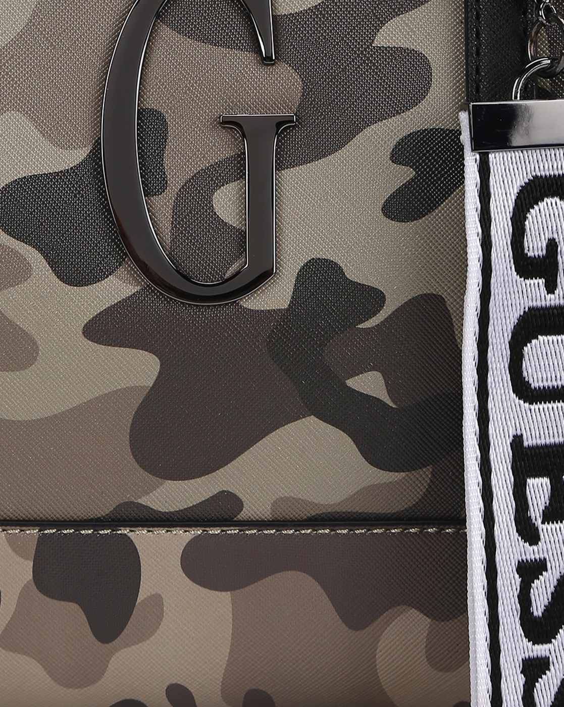 Guess shop camo bag