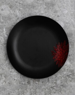 black ceramic plates