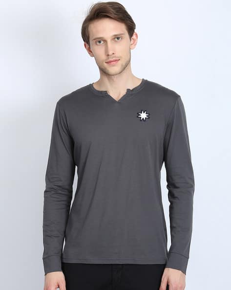 V-neck T-shirt with Full Sleeve