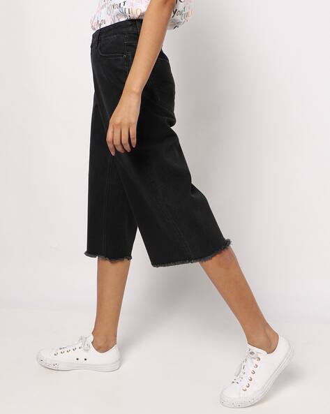 Wide Jeans with Frayed Hems