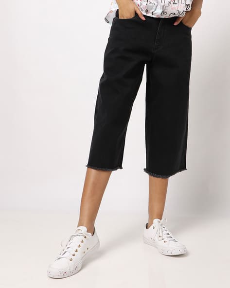 Wide Jeans with Frayed Hems