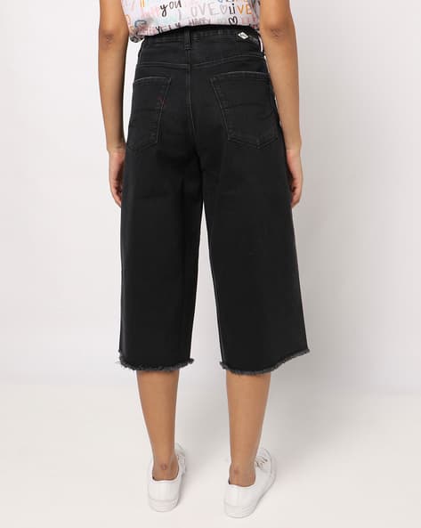 Wide Jeans with Frayed Hems