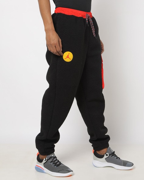 Nike colour online block joggers