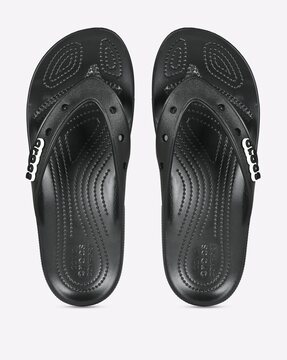 Crocs black hot sale slippers