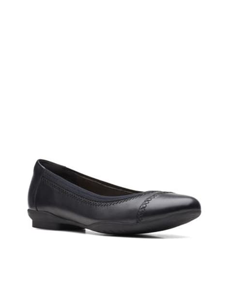 Clarks black flat deals shoes