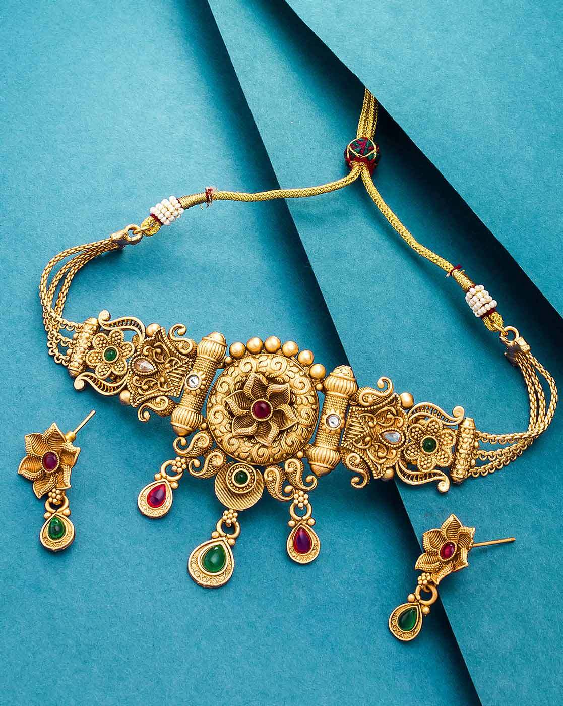 BV3489NK Gold-Plated Kundan Choker Necklace Earrings Set