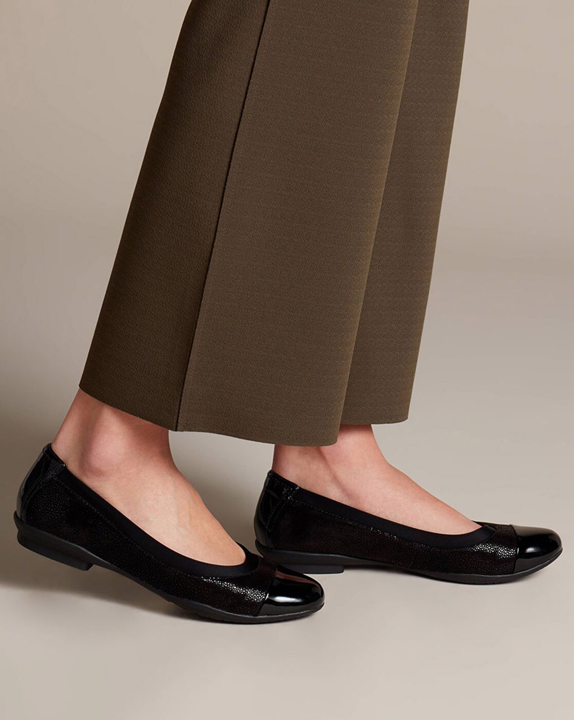 clarks black flat shoes