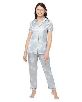 coat collar night suit