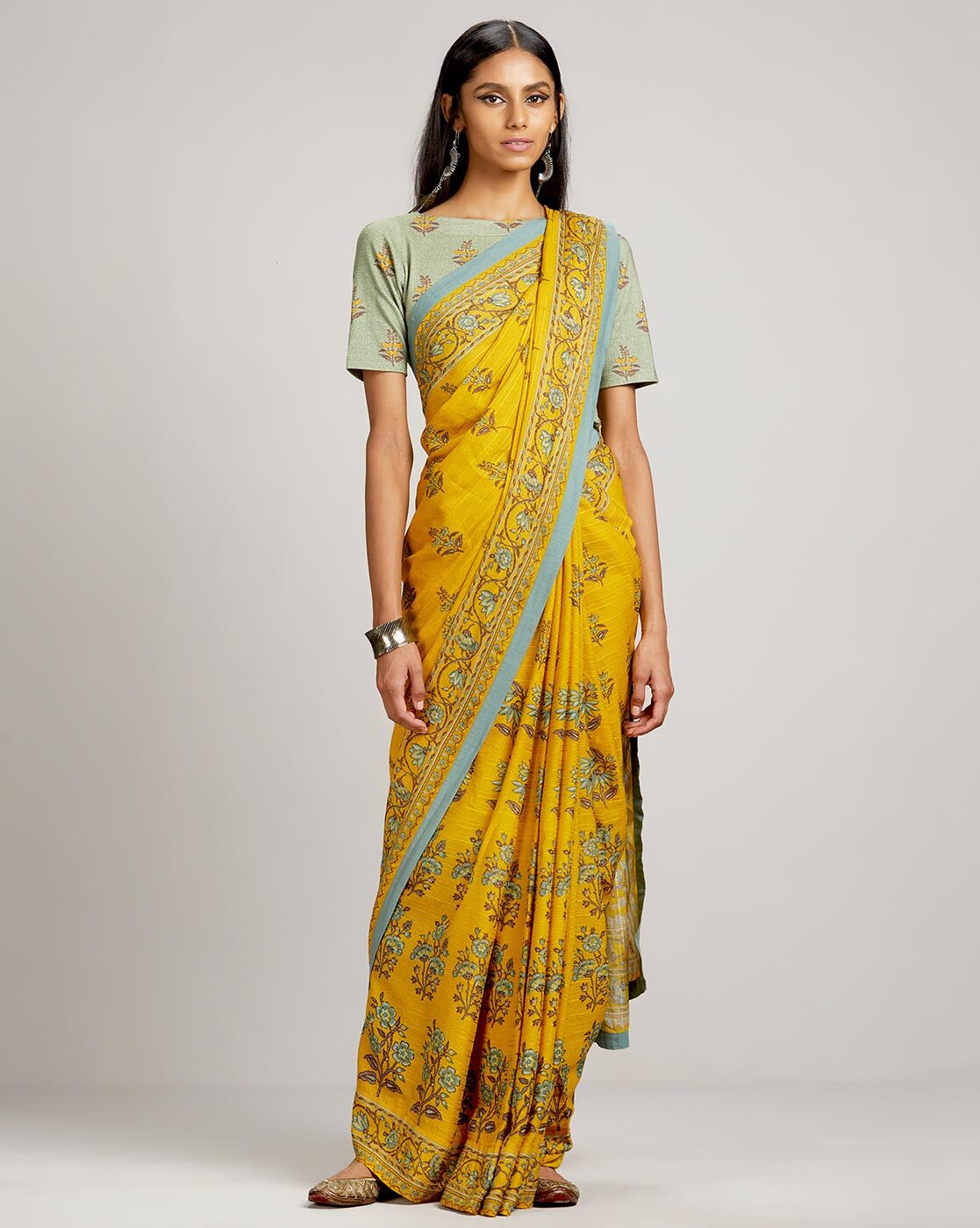 Draping Mum! 8 Ritu Kumar Dresses That Are Perfect For The Mother Of The  Bride/Groom