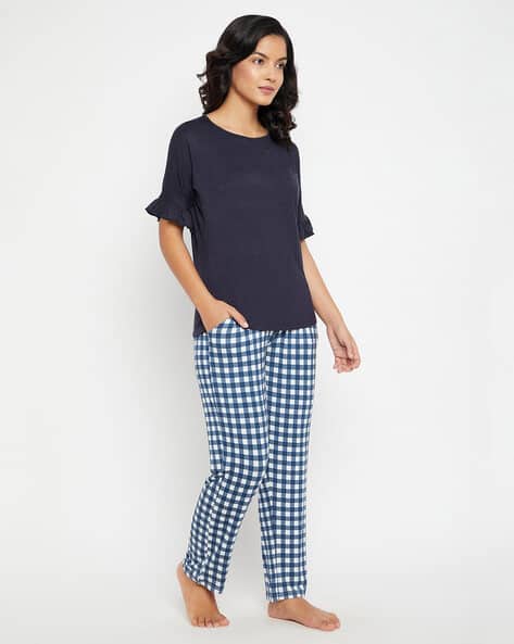 Round-Neck Knitted Top & Pyjamas Set view 3