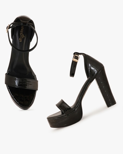 Designer Sandals for Women - Shop Now on FARFETCH